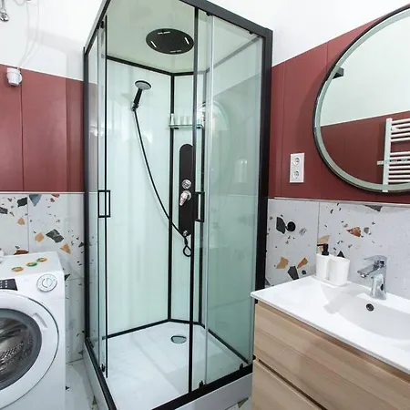 Downtown Serenity - Geraldine * Budapešť