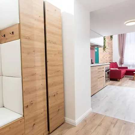Downtown Serenity - Geraldine Apartment